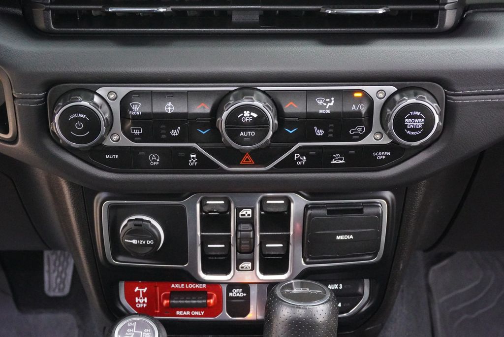 Used Car 2024 Jeep Gladiator  Mojave For Sale Under $50,000 In Weatherford, Texas