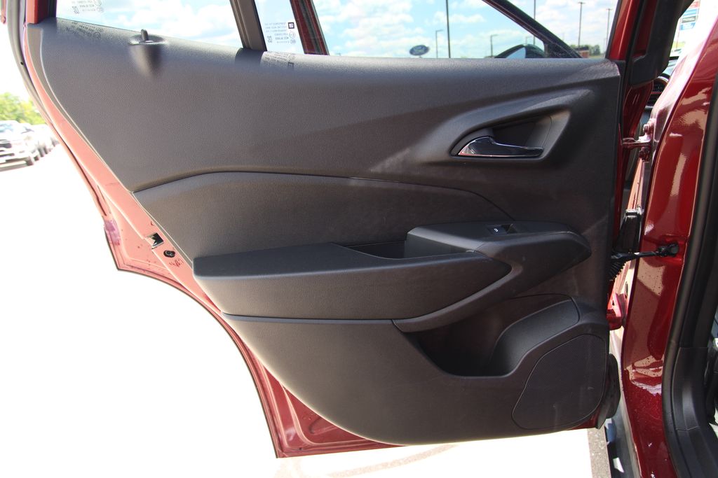 Used 2025 Chevrolet Trax SUV