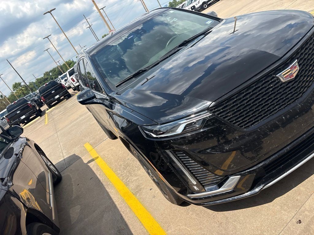 Stellar Black Metallic 2025 Cadillac XT6 SUV / Crossover Front-Wheel Drive 9-Speed Automatic