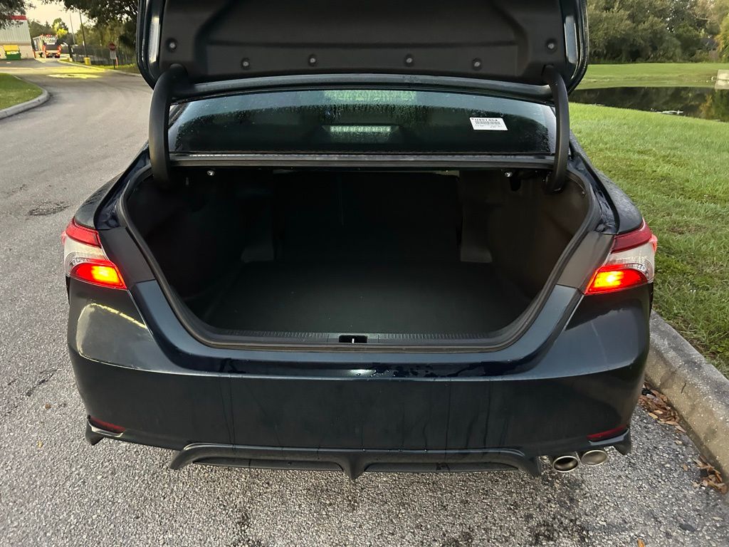 Thumbnail: 2021 Toyota Camry - 10