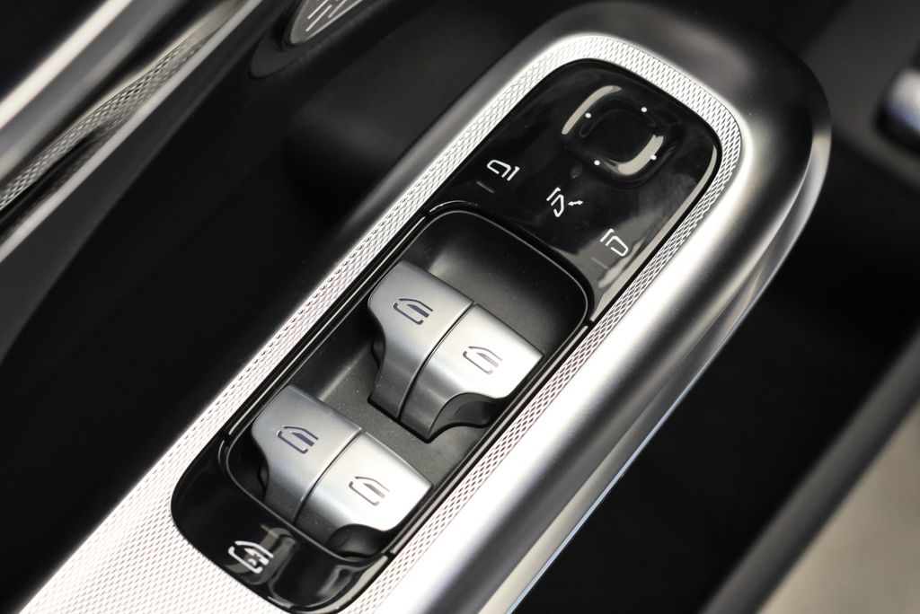 Thumbnail: 2027 Mercedes-Benz E-Class - 32