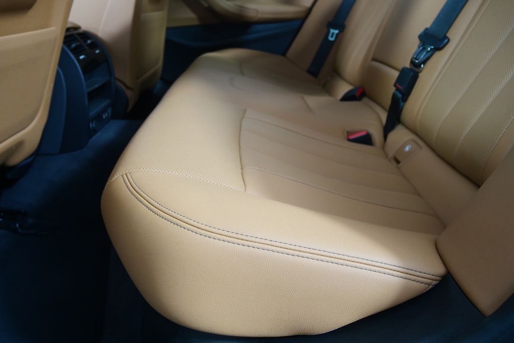 2022 BMW 5 Series 530i 15