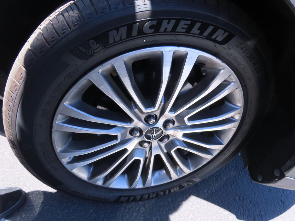 Thumbnail: 2017 Lincoln MKX - 18