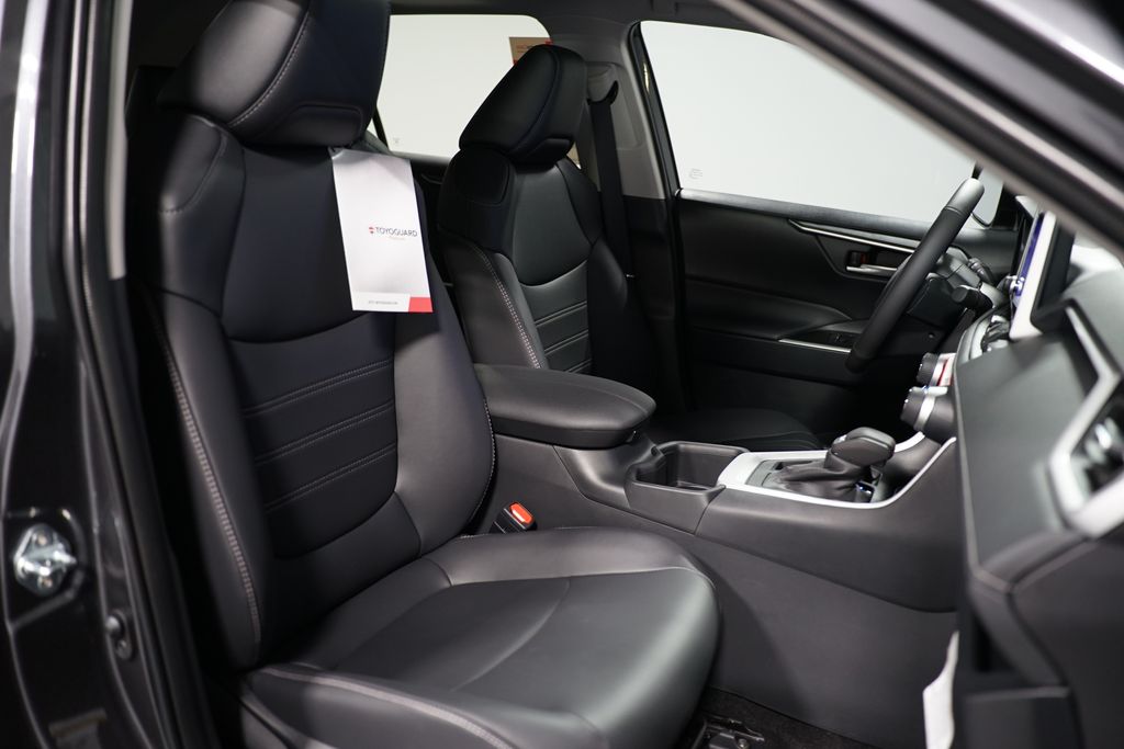Thumbnail: 2025 Toyota RAV4 - 28
