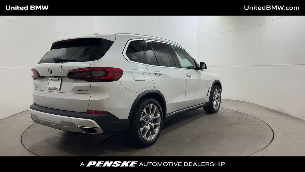 Thumbnail: 2020 BMW X5 - 8