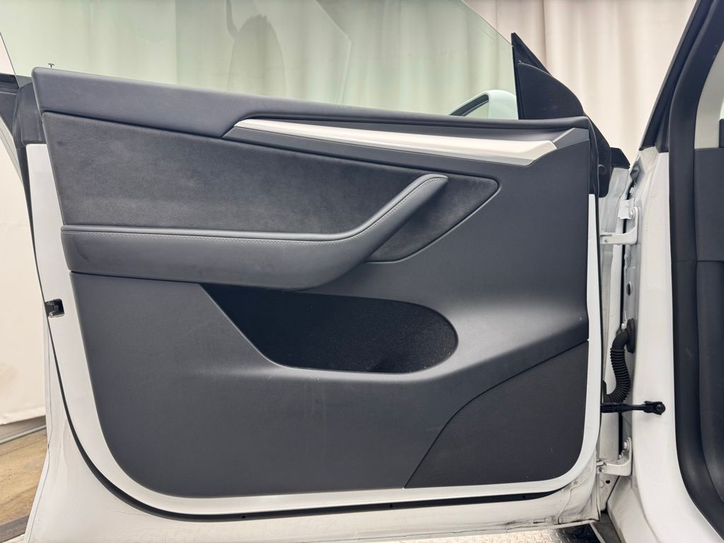 Thumbnail: 2023 Tesla Model Y - 18