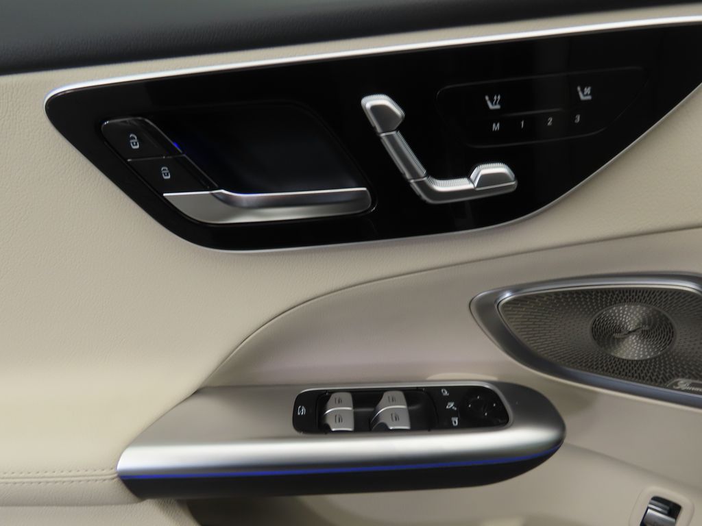 Thumbnail: 2025 Mercedes-Benz C-Class - 25