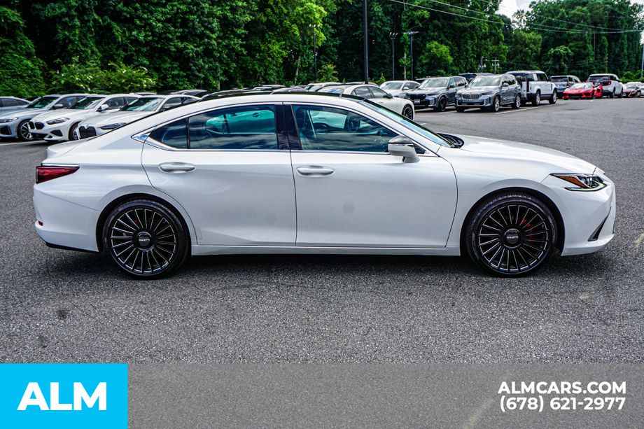 Used 2024 White Lexus 350 image 9