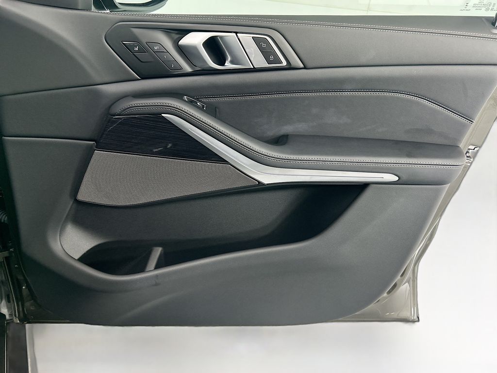 Thumbnail: 2025 BMW X5 - 24