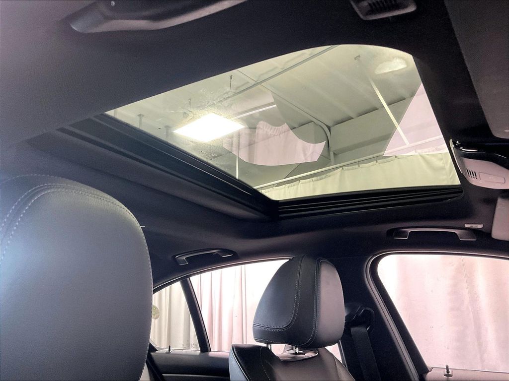 2026 BMW 3 Series — photo 22
