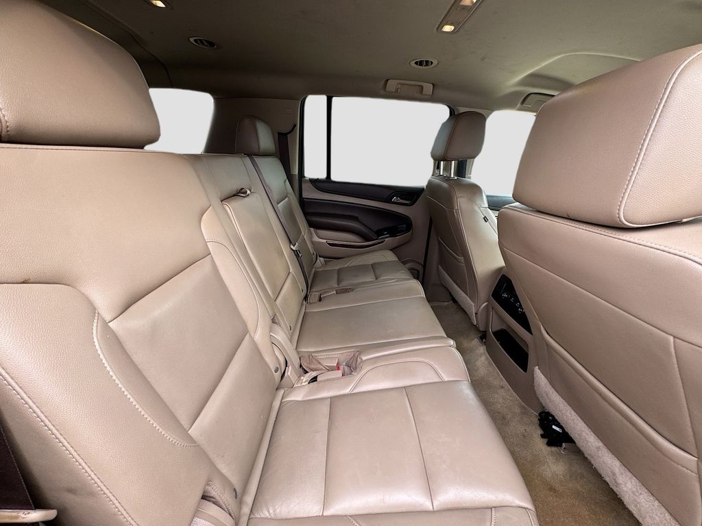 2019 Chevrolet Suburban LT - Photo 26