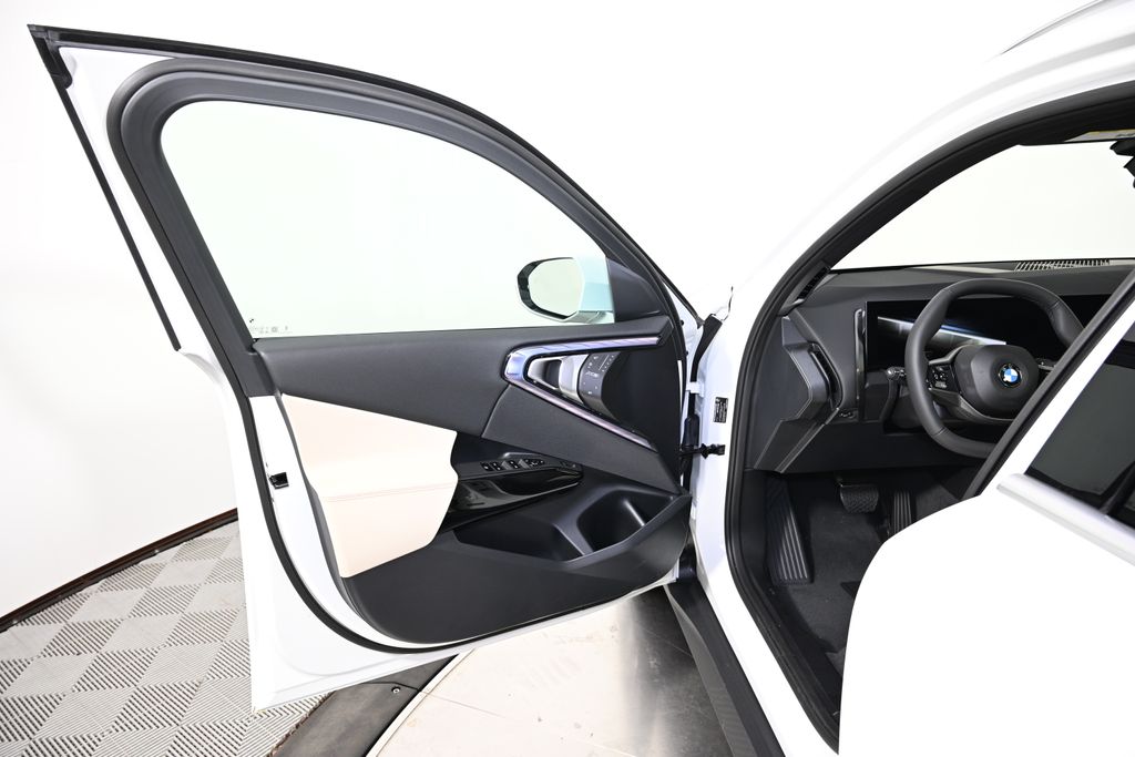 Thumbnail: 2026 BMW X3 - 21