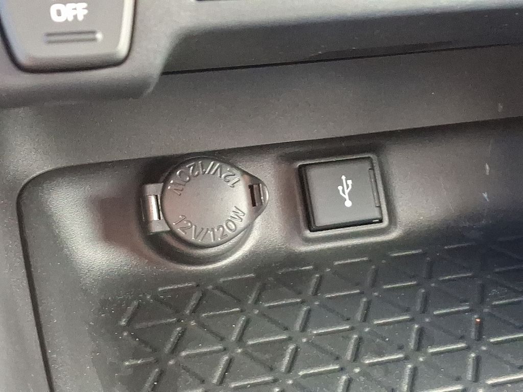 Thumbnail: 2020 Toyota RAV4 - 25