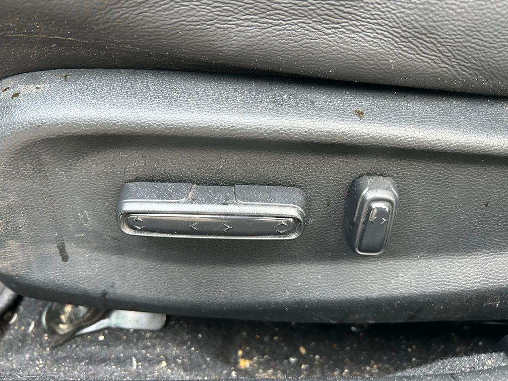 Thumbnail: 2020 Honda Insight - 16