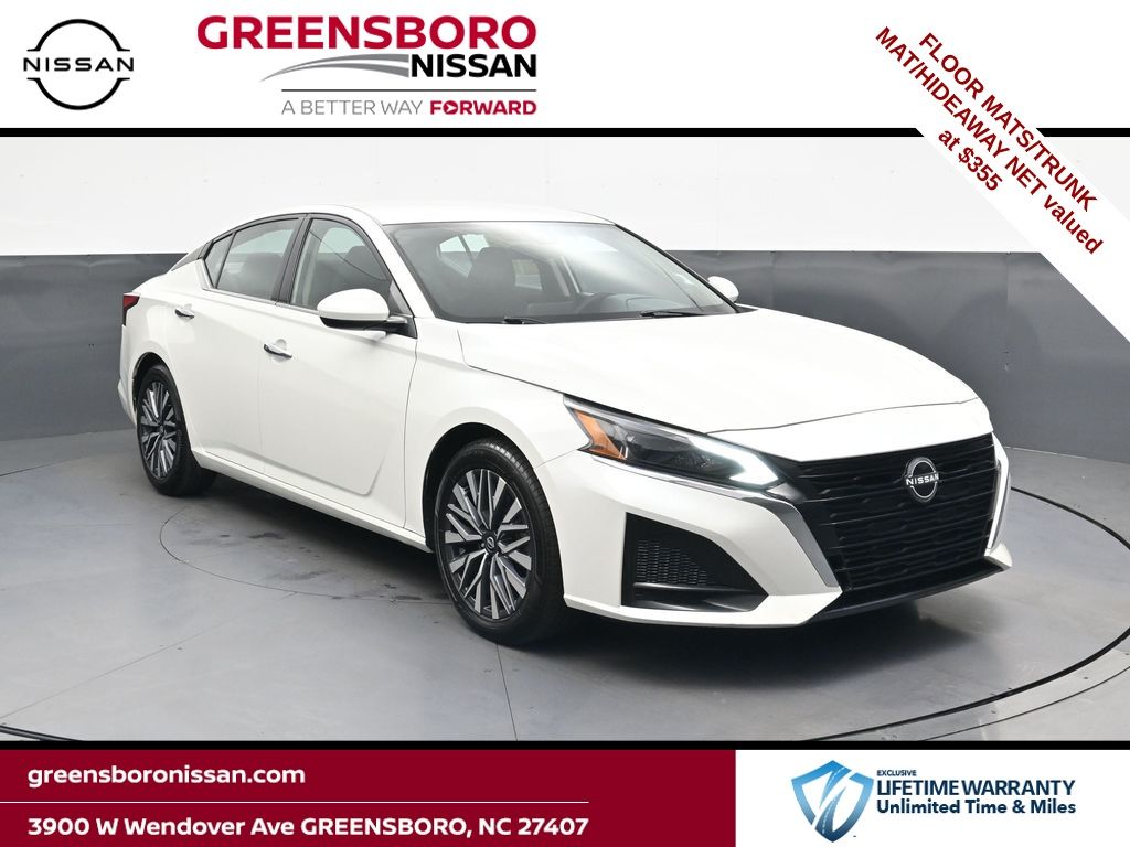 Pearl White Tricoat 2023 Nissan Altima Sedan Front-Wheel Drive Continuously Variable Transmission