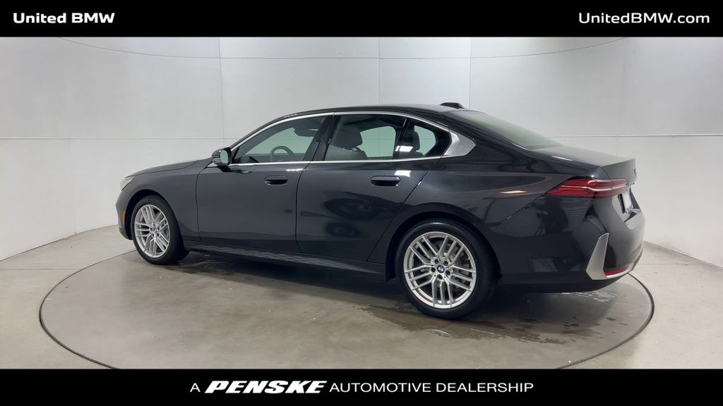 Thumbnail: 2025 BMW 5 Series - 6
