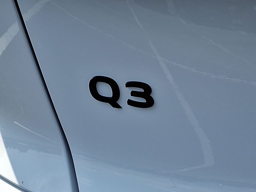 Thumbnail: 2026 Audi Q3 - 11