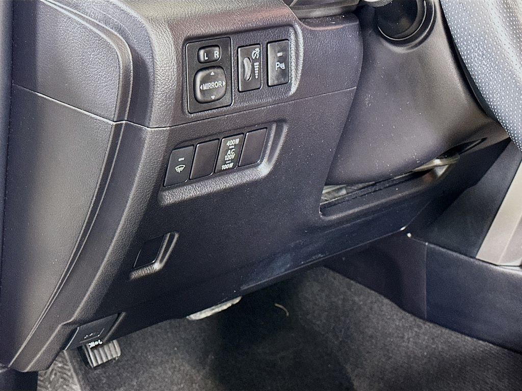 Thumbnail: 2019 Toyota 4Runner - 10