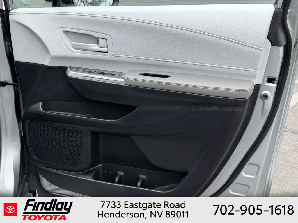Used 2025 Toyota Sienna Van