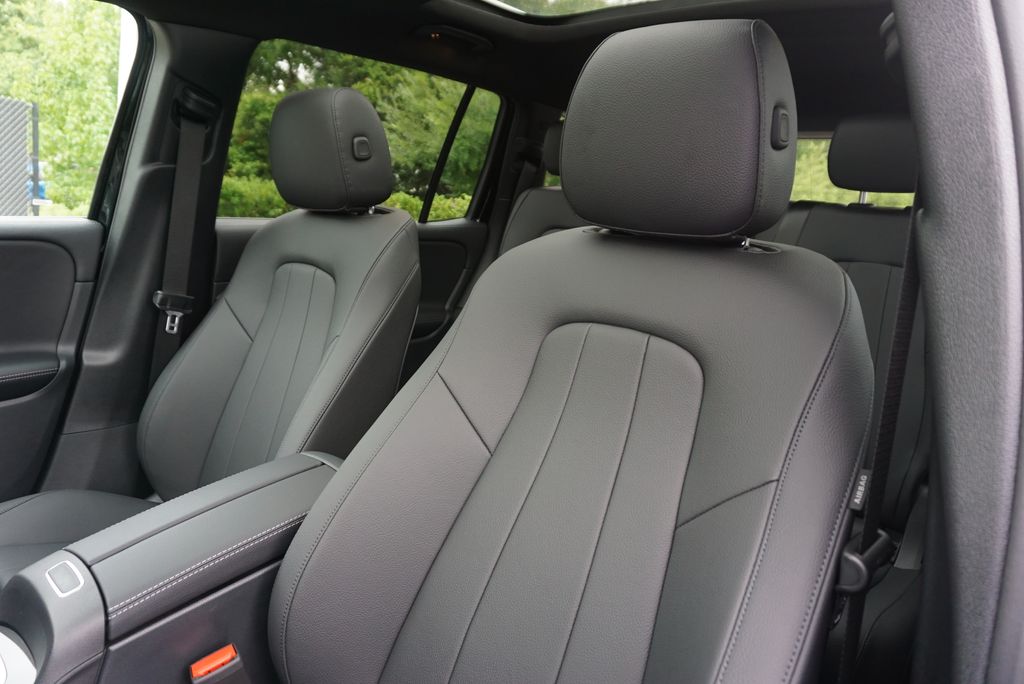 Thumbnail: 2025 Mercedes-Benz GLB - 11