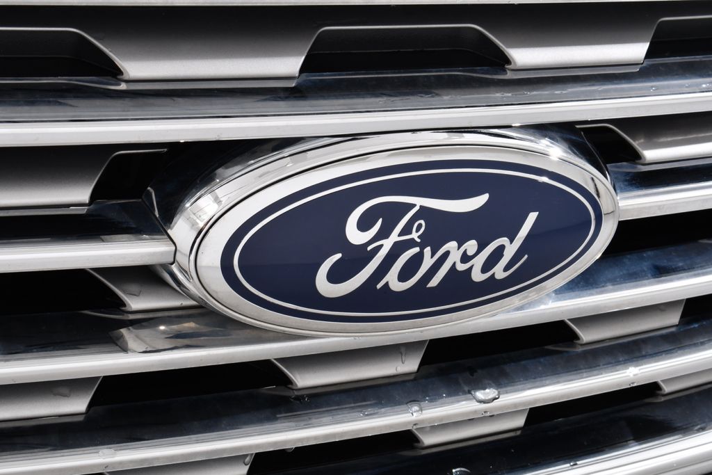 Used 2022 Gray Ford SEL image 21