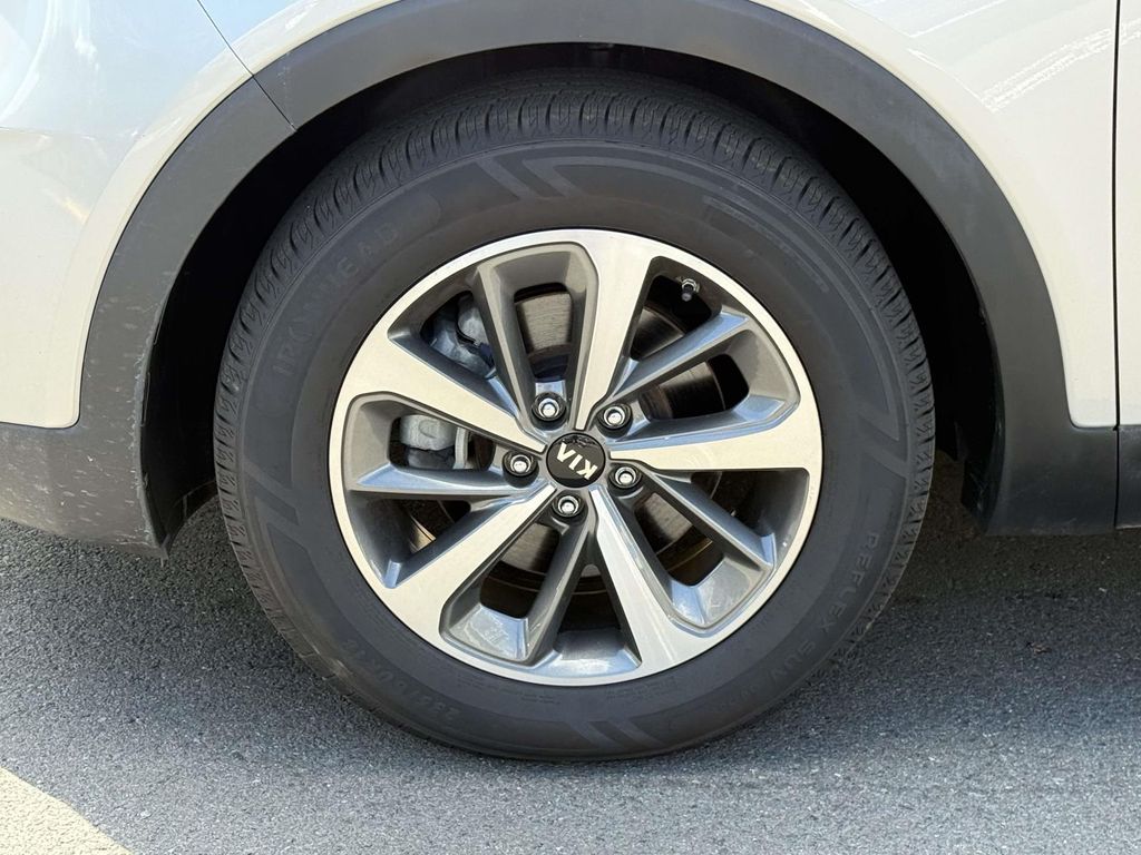 Thumbnail: 2019 Kia Sorento - 14