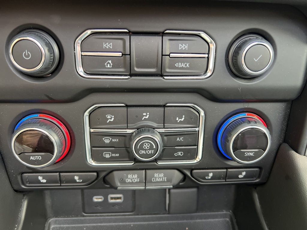 ChevroletTahoe33