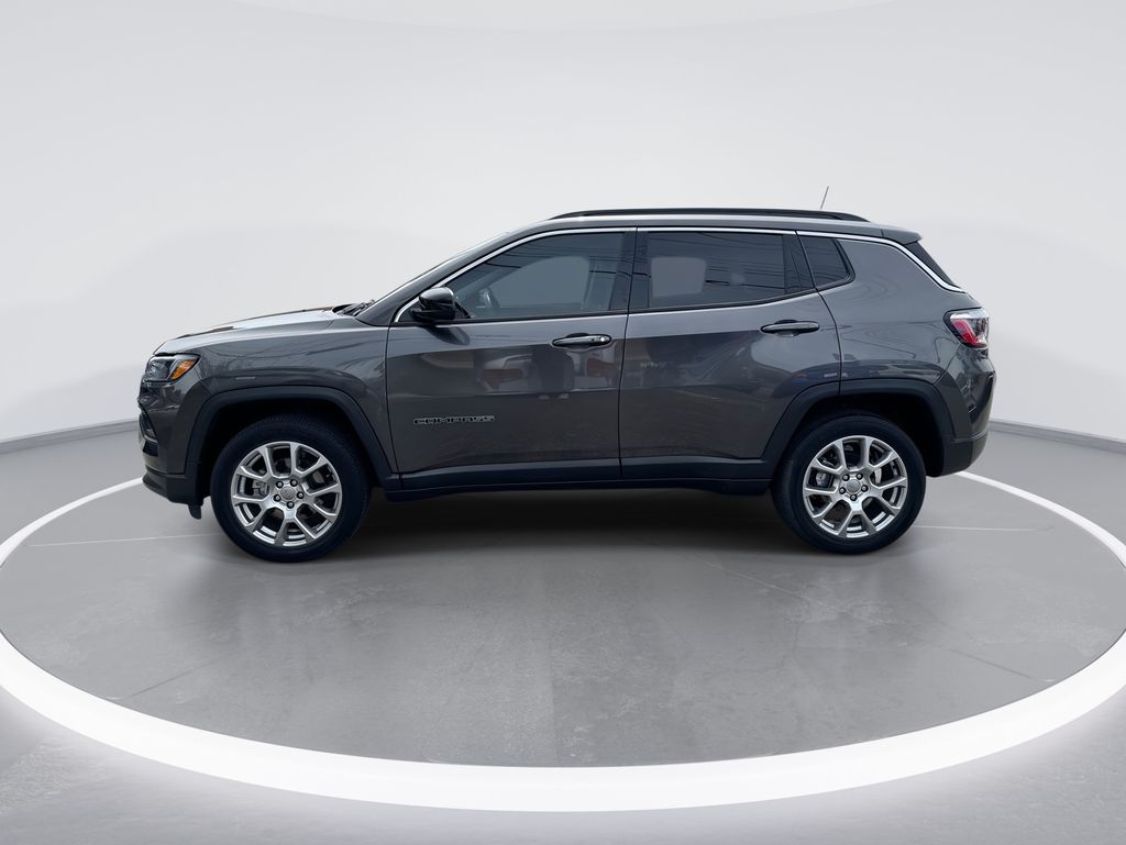 2022 Jeep Compass Latitude Lux - 4