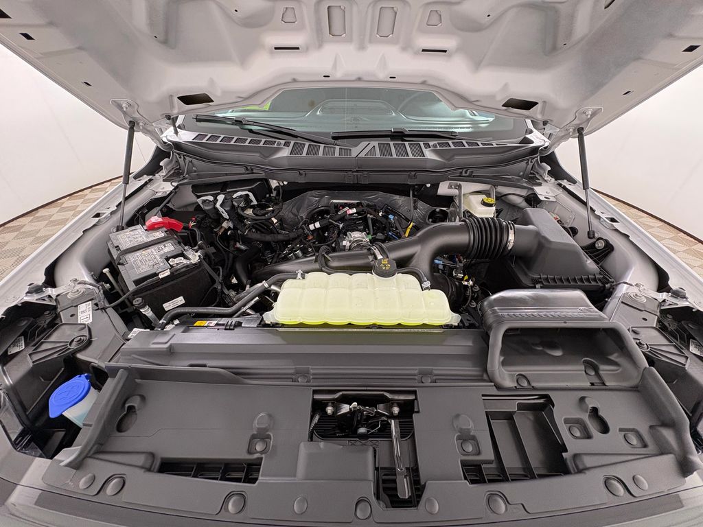 New 2026 White Ford XLT image 32
