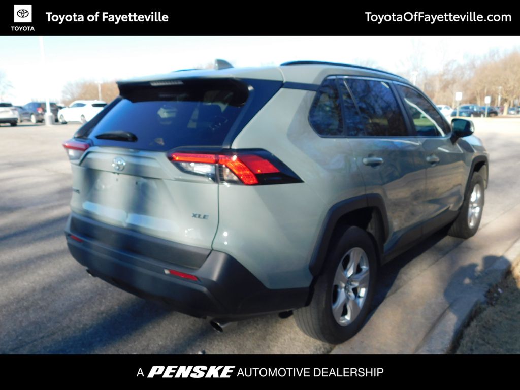 Thumbnail: 2020 Toyota RAV4 - 4