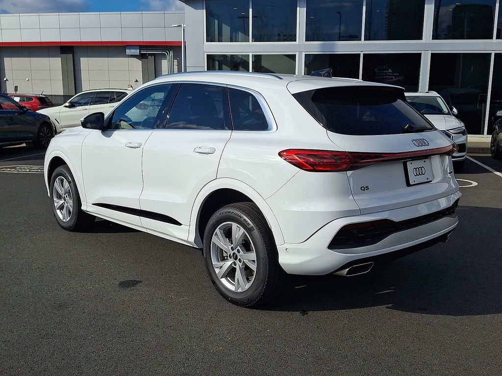 Thumbnail: 2025 Audi Q5 - 4
