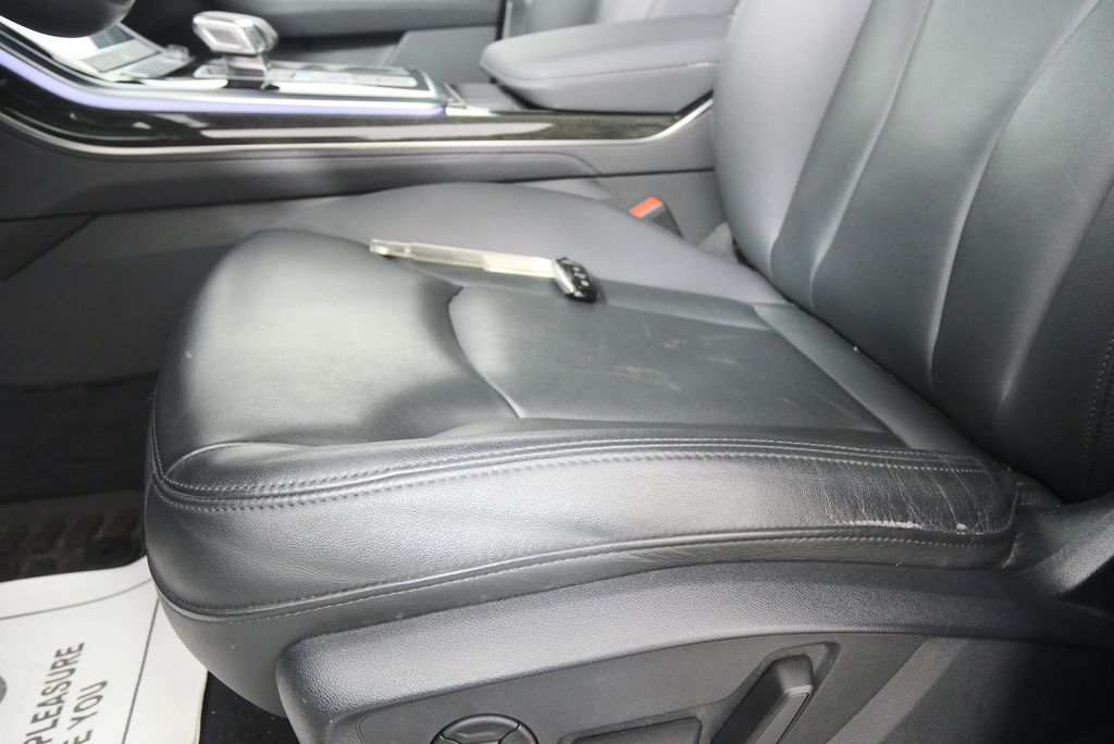 Thumbnail: 2023 Audi Q7 - 9