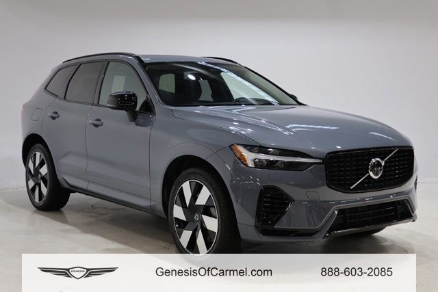 2023 Volvo XC60 Recharge T8 Ultimate Dark Theme eAWD