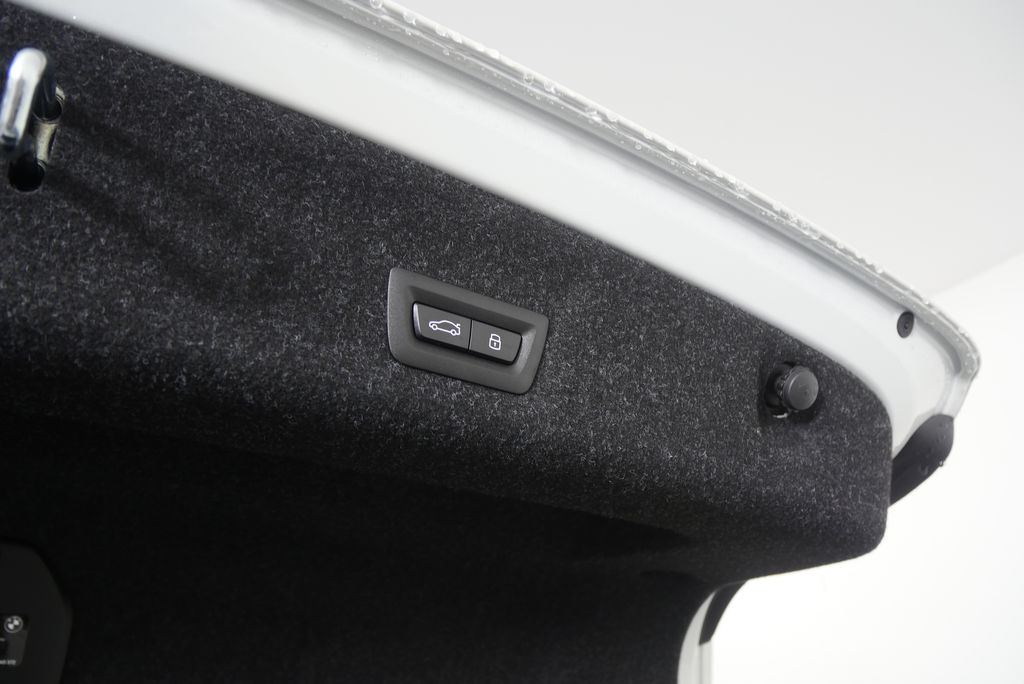 Thumbnail: 2026 BMW 3 Series - 18