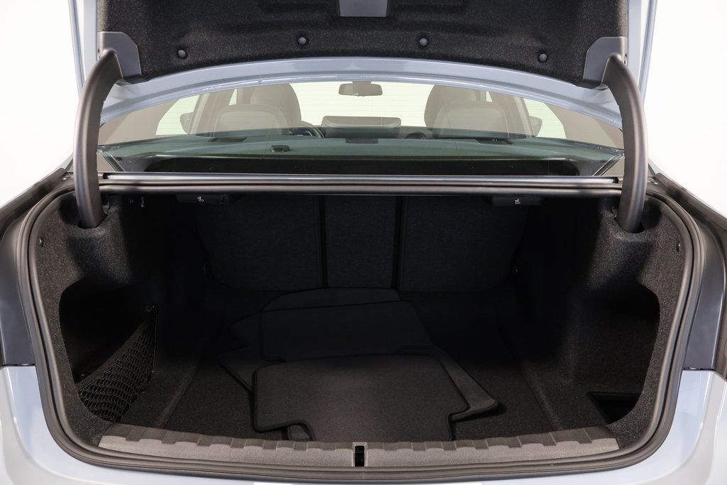 Thumbnail: 2025 BMW 3 Series - 14