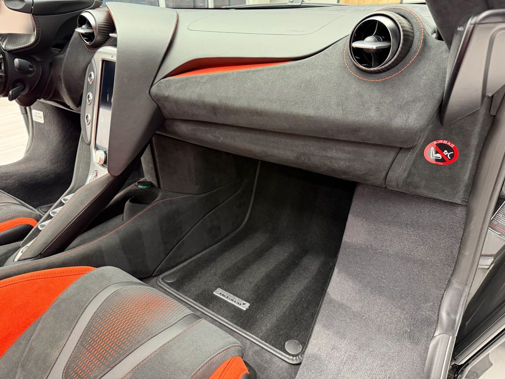 2024 McLaren 750S