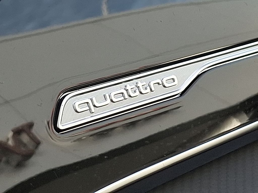 Thumbnail: 2026 Audi RS Q8 - 19