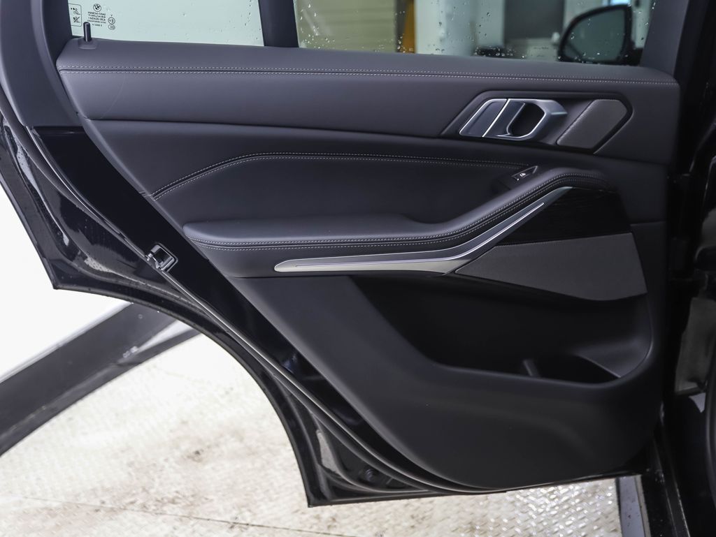 Thumbnail: 2026 BMW X5 - 19