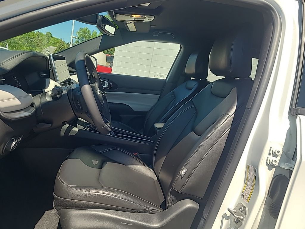 used 2025 Jeep Compass car, priced at $24,033