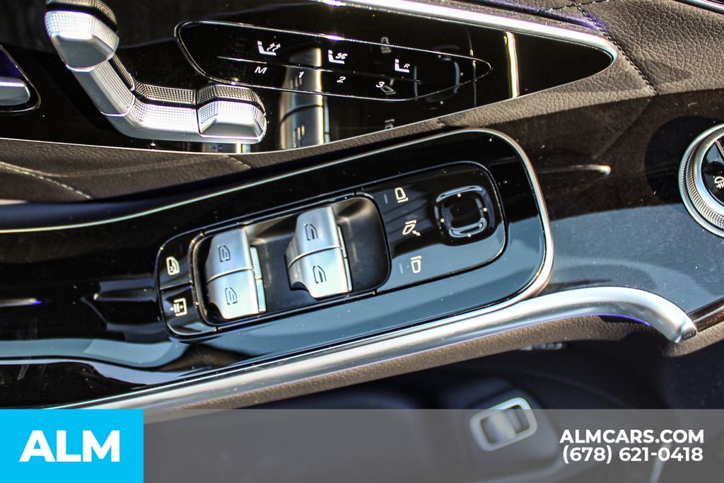 Used 2025 Black Mercedes-Benz S 580 image 35