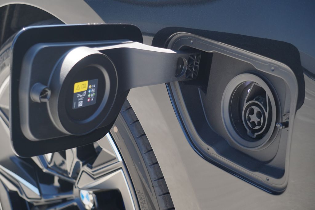 Thumbnail: 2026 BMW 7 Series - 6