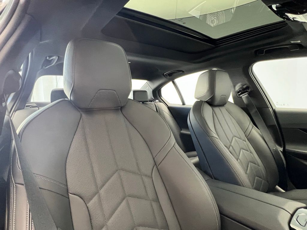 Thumbnail: 2024 BMW 5 Series - 7