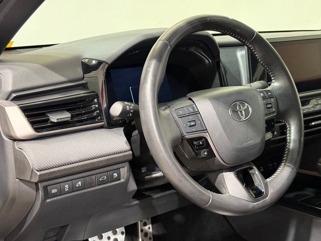 Thumbnail: 2025 Toyota Camry - 16