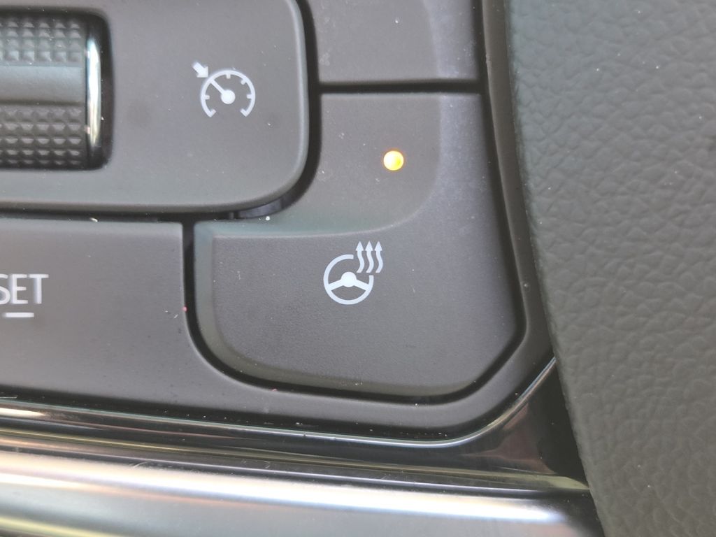 Used 2024 Black Buick Avenir image 5