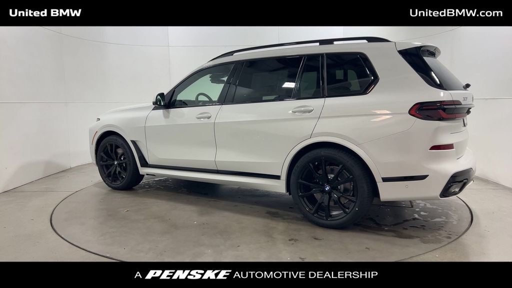 Thumbnail: 2026 BMW X7 - 6