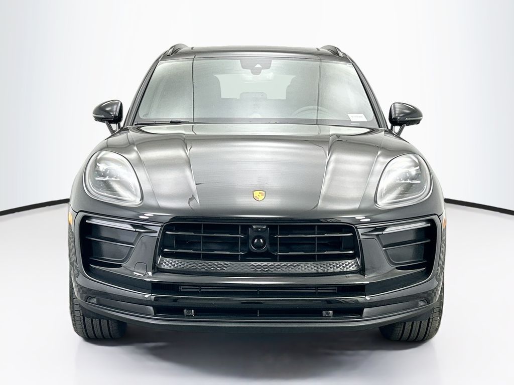 Thumbnail: 2026 Porsche Macan - 10