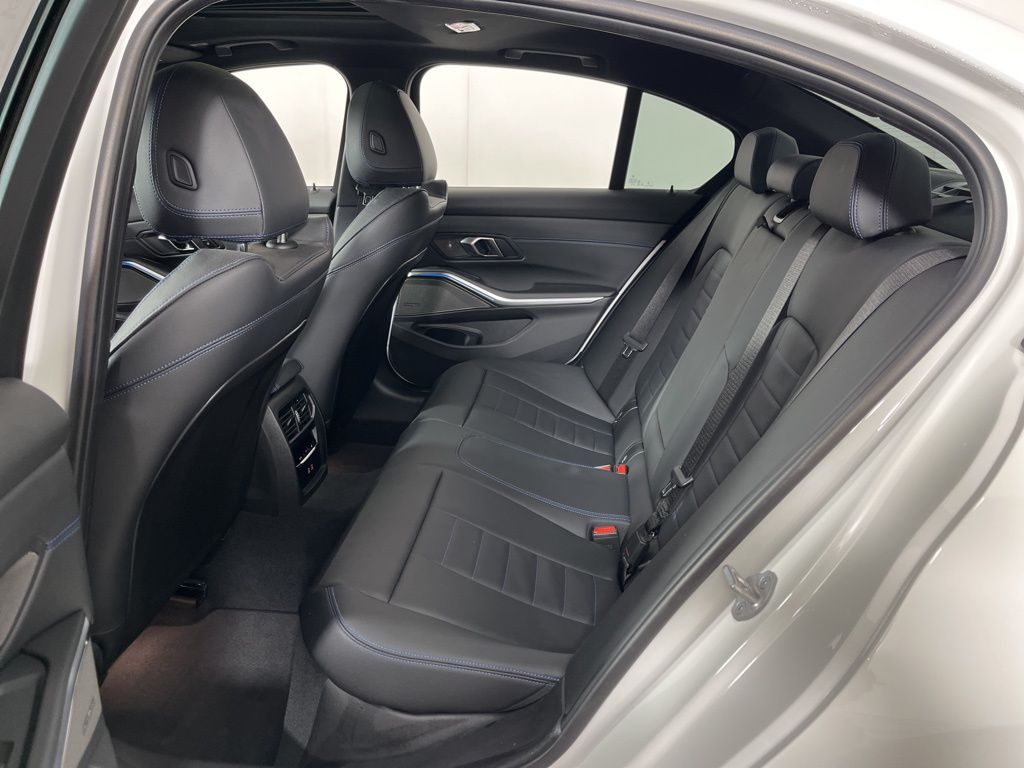 Thumbnail: 2024 BMW 3 Series - 24