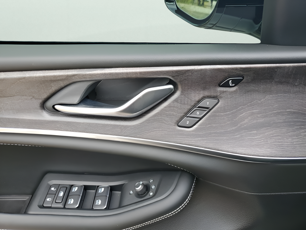 New Car 2025 Jeep Grand Cherokee L  Overland For Sale Under $70,000 In Austin, Texas