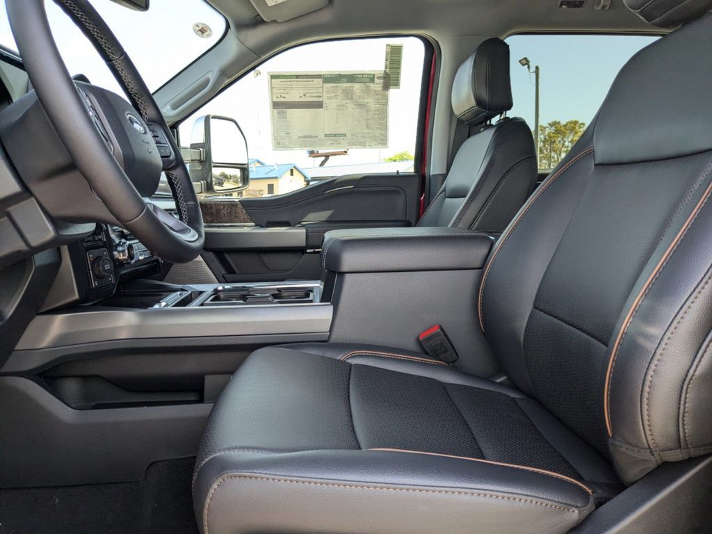 2025 Ford F-350 Super Duty Lariat