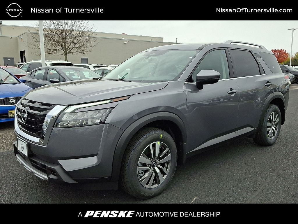 2025 Nissan Pathfinder SL's photo